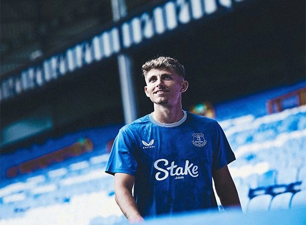 Sports News | Lindstrom: It's Amazing to Represent Everton; This is a Big Club with a Big History