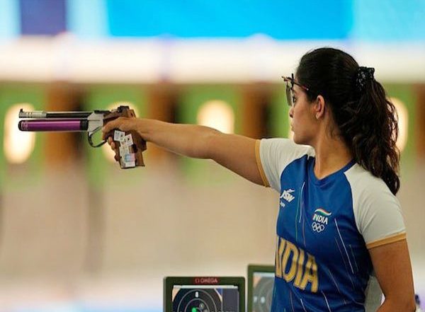 Sports News | Manu Bhaker Scripts History, Becomes First Indian Woman to Win Medal in Shooting at Olympics