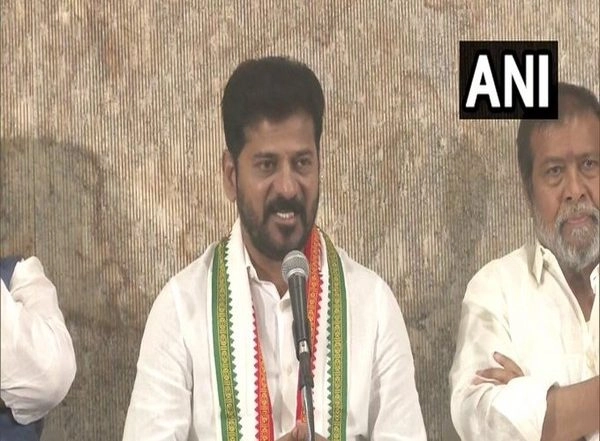 India News | Telangana CM Meets Hare Krishna Foundation Members to Discuss Setting Up of Semi-residential School
