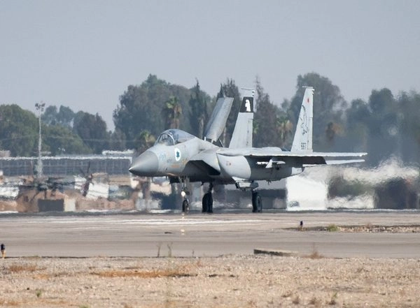 World News | Israeli Airstrikes Hammer Hamas Across Gaza as Negotiators Return From Rome