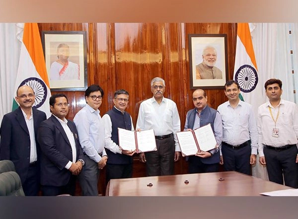 Business News | Defence Ministry, NSE Ink MoU to Facilitate Fund Access to Defence Sector MSMEs