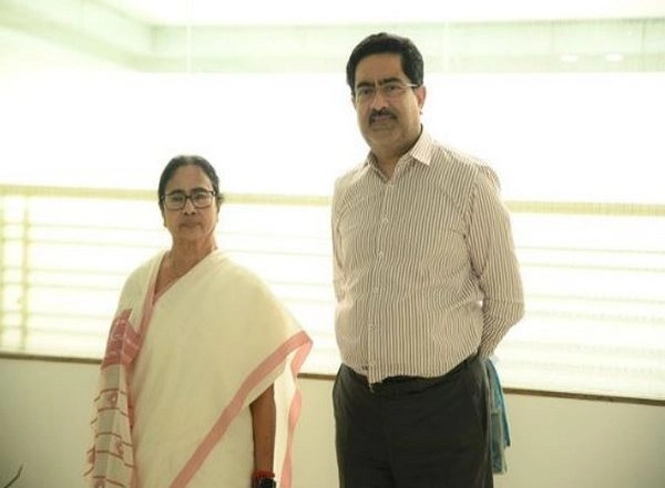 India News | Kumar Mangalam Birla Meets Mamata Banerjee to Explore Business Opportunities in West Bengal