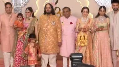 Anant Ambani-Radhika Merchant Wedding: Ambani Family Poses for Cameras at Jio World Convention Centre in Mumbai (Watch Video)