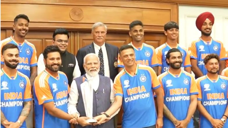 Indian Cricket Team Meets PM Narendra Modi at His 7 Lok Kalyan Marg Residence After T20 World Cup 2024 Title Triumph (Watch Video)