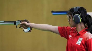 Manu Bhaker at Paris Olympics 2024, Shooting Free Live Streaming Online: Know TV Channel and Telecast Details for Women’s 10M Air Pistol Final