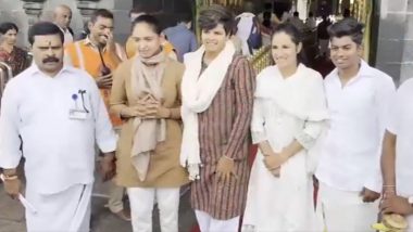 Harmanpreet Kaur, Shafali Verma and Other Indian Women’s Team Cricketers Visit Tirupati Balaji Temple in Andhra Pradesh Ahead of IND-W vs SA-W T20I Series 2024 (Watch Video)