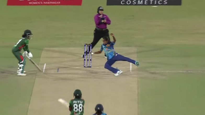 Inoshi Priyadharshani Shows Excellent Reflexes, Takes Stunning One-Handed Catch off Own Bowling To Dismiss Ritu Moni During SL-W vs BAN-W Women’s Asia Cup T20 2024 Match (Watch Video)