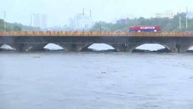 Maharashtra Weather Forecast: IMD Issues Red Alert Predicting Heavy Rainfall Today; Khadakwasla Dam in Pune Reaches Full Capacity, Downpour Continues in Mumbai