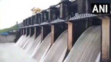 Gujarat Rains: Heavy Rain Causes Water Level Rise in Madhuban Dam, Floods National Highway in Valsad (Watch Videos)