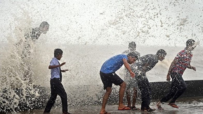 High Tide Timing in Mumbai for Today: Wave Measuring 2.97 Metres Expected at 5.53 PM on August 14, Says BMC