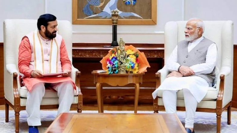 Haryana CM Nayab Singh Saini Meets PM Narendra Modi Ahead of Assembly Elections in State (Watch Video)