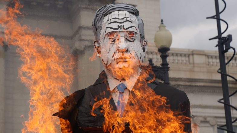US: Protests Erupt in Washington As Israeli PM Benjamin Netanyahu Addresses Joint Meeting of Congress, Protesters Hoist Palestinian Flags (Watch Video)