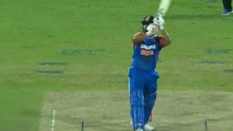 Just Like MS Dhoni! Rishabh Pant Plays Helicopter Shot for a Six Off Asitha Fernando’s Bowling During IND vs SL 1st T20I 2024 (Watch Video)