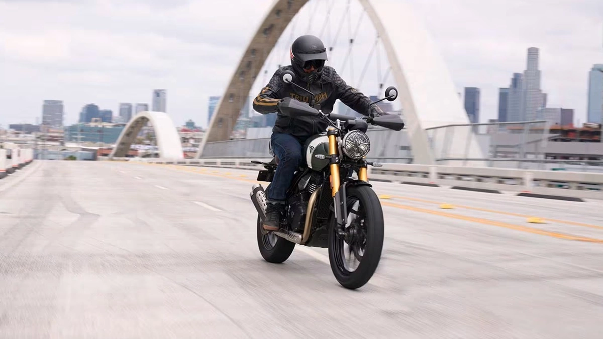 Triumph Scrambler 400X 