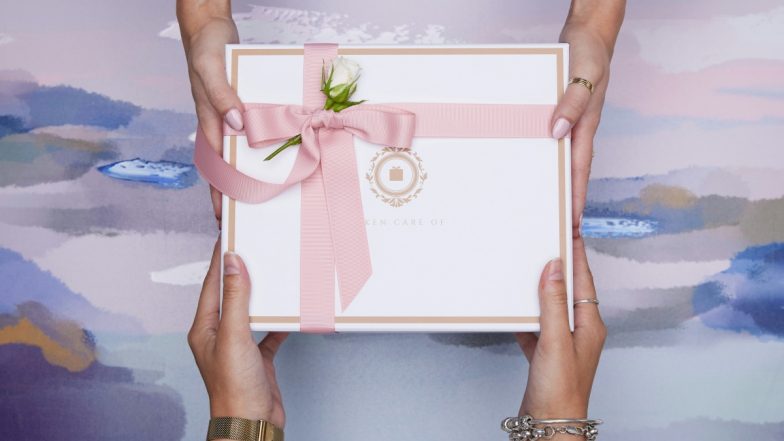National Girlfriends Day 2024 Gift Ideas for BFFs! From Personalised Jewellery to Memorable Experience, 5 Impressive Gifts for Your Best Friends