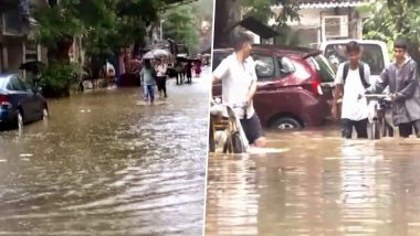 Mumbai Hit by 100 mm Rainfall in 10 Hrs: Local Train Services Partially Affected, Flights Diverted