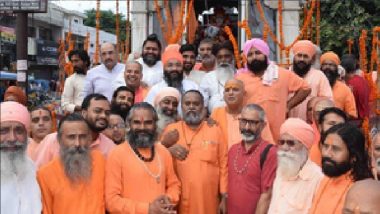 Akhil Bharatiya Akhara Parishad Expels 13 Mahamandaleshwars, Serves Notices to 112 Saints for Minting Money Instead of Religious Work