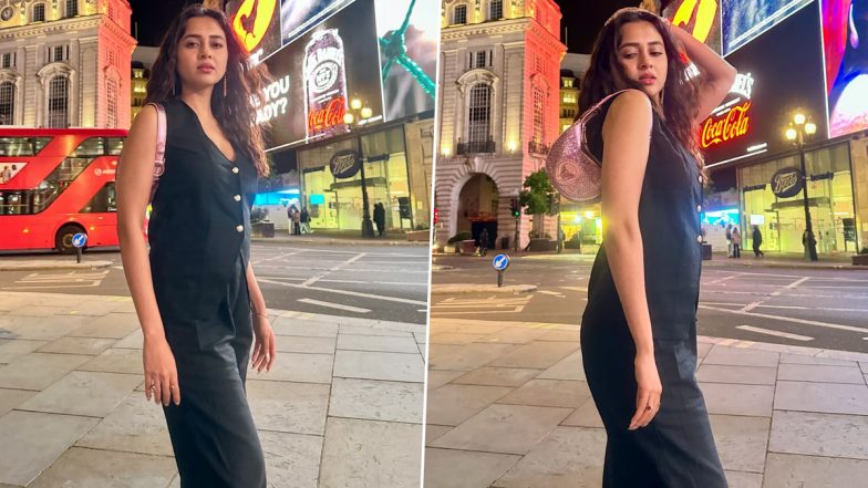 Tejasswi Prakash Looks Travel Chic in Black Co-ord Set As She Poses for the Camera on the Streets of London (View Pics)