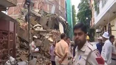 Delhi Building Collapse: 1 Dead, 2 Injured After Building Collapses in Mahendru Enclave of Model Town (Watch Video)