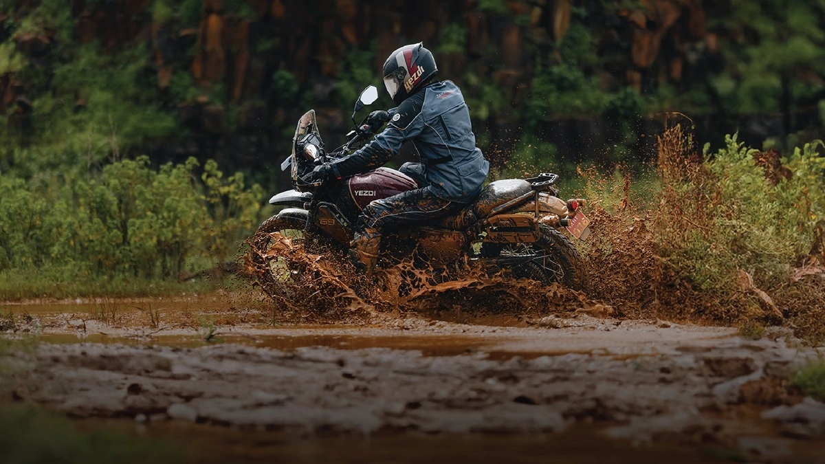 2024 Yezdi Adventure