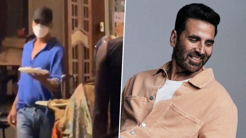 Akshay Kumar Wins Hearts As He Distributes Food to Poor and Needy in His Neighbourhood; Video Capturing Heartwarming Moment Goes Viral – WATCH