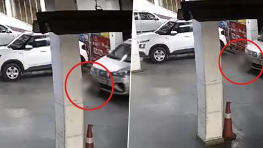 Agra Hit-and-Run: Toddler Dies After Being Run Over by Car in Cosmos Mall Parking Lot, Disturbing Video Surfaces