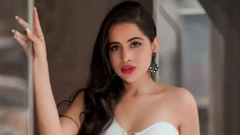 Uorfi Javed Slams Paparazzi For Passing ‘Sly’ Comments and Making Her Feel ‘Uncomfortable’, Deletes Post Later