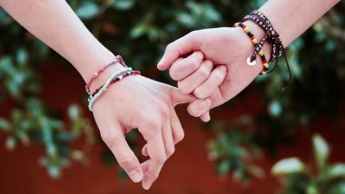 Happy Friendship Day 2024: How To Make Friendship Band at Home? Step-by-Step Guide To Create Trendy and Fashionable Friendship Bracelets for Your BFFs (Watch Video)