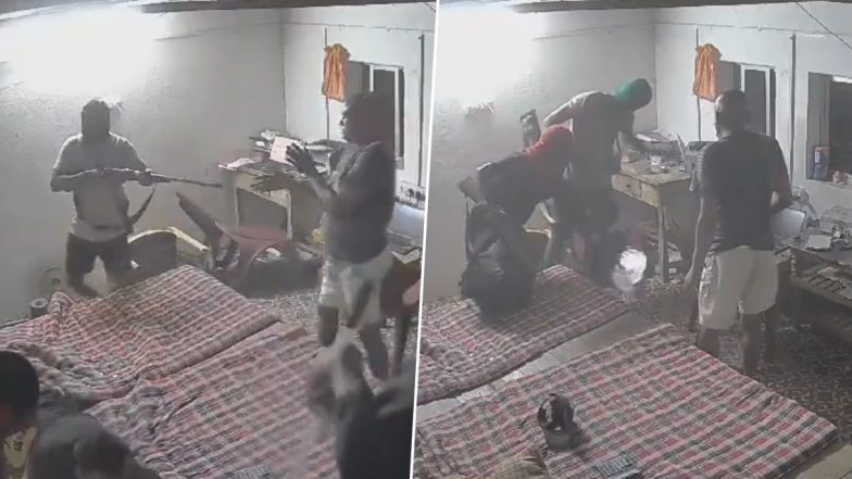 Arrah Robbery: Masked Thieves Shoot 2 People, Flee With Laptops and Printers in Bihar's Balu Ghat; CCTV Video Surfaces