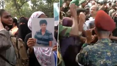 Bangladesh Unrest: Army Clashes With Hindu Protesters Outside Jamuna State Guest House Over Disappearances of Family Members During Violence in Dhaka (Watch Videos)