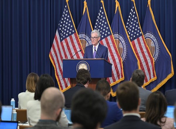 Business News | Fed Maintains Rate at 5.25-5.5 Pc for the 8th Consecutive Term