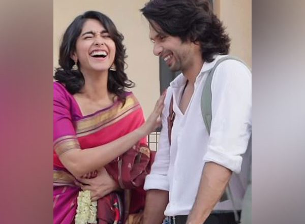 Entertainment News | Shahid Kapoor Extends Heartfelt Birthday Wishes to 'Jersey' Co-star Mrunal Thakur