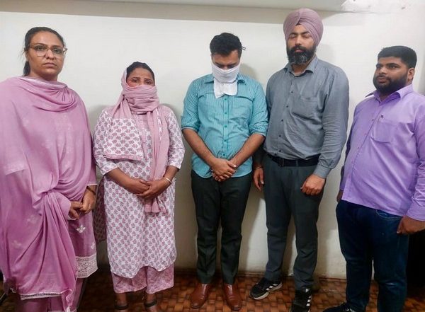 India News | Punjab Vigilance Bureau Arrests Ludhiana Women Cell ACP, Attempting to Take Bribe