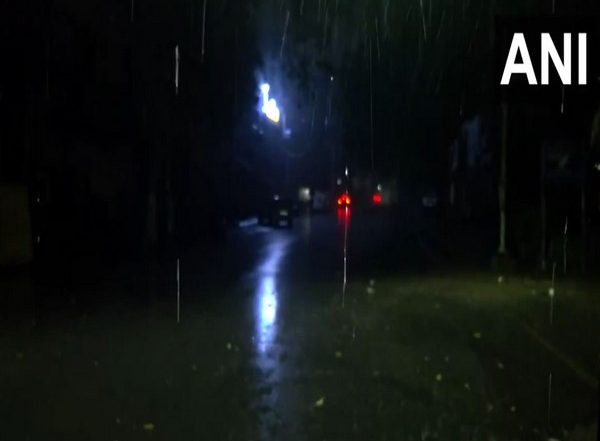India News | Light Rain Lashes Parts of National Capital