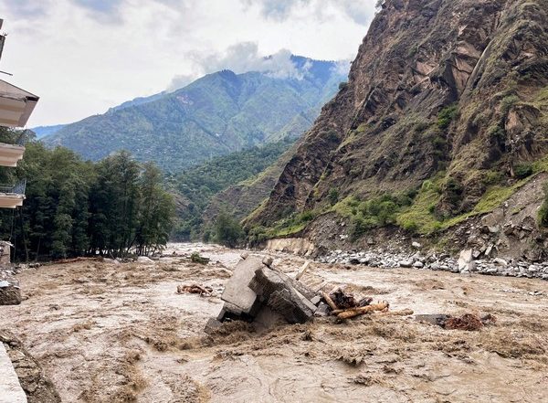 India News | Himachal Pradesh: 6 Dead, 47 Missing So Far in 36 Hours After Cloudburst, Flash Floods in Kullu, Mandi, Shimla