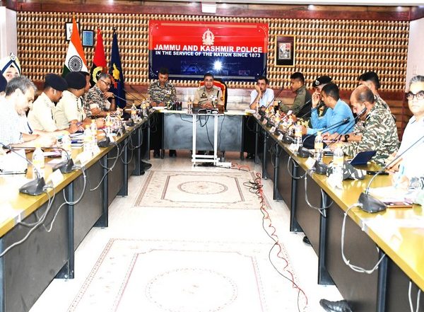 India News | IGP Chairs Security Review Meeting in Kashmir in View of Forthcoming Events