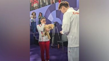 Sports News | Paris Olympics: China's Liu Yu Proposes to Huang Following Her Gold Medal Triumph in Mixed Doubles Event