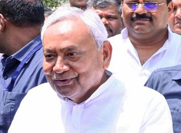 India News | Bihar CM Condoles Loss of 8 Lives in Lightning Strike Incidents; Announces 4 Lakh Ex Gratia