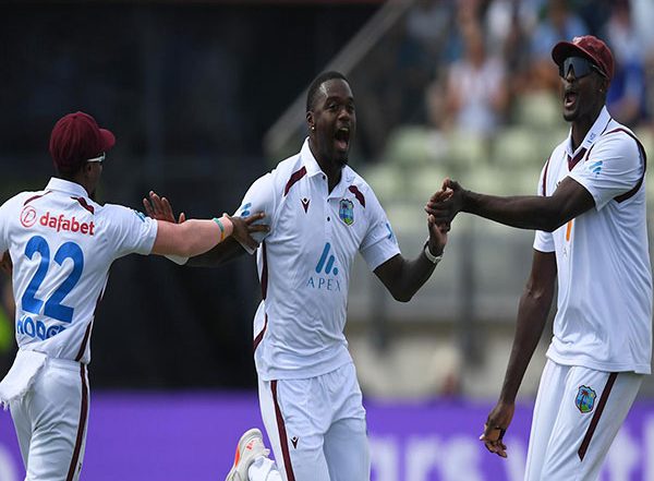 Sports News | Pacer Kemar Roach Returns as West Indies Name Test Squad for South Africa Series