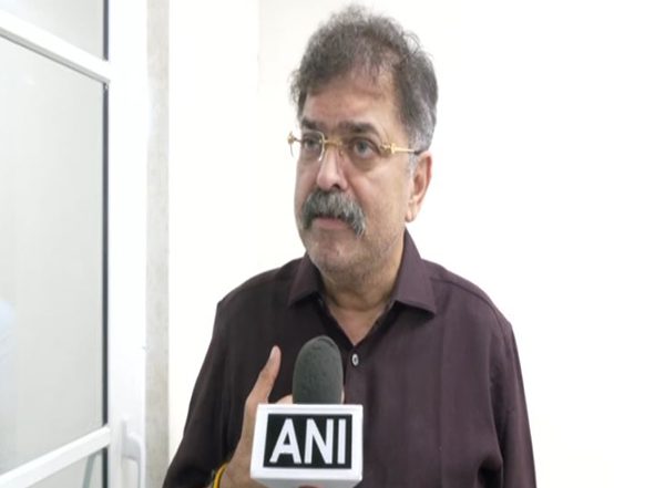 India News | NCP (SCP) Leader Jitendra Awhad's Car Attacked; Both Accused Sent to 5-day Police Custody