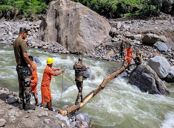 India News | Heavy Rain, Landslides Cause over 300 Deaths in Wayanad, 15 in Uttarakhand; 47 People Missing in Himachal