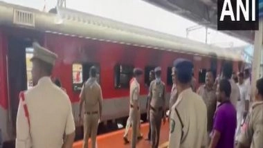India News | Four Coaches of Korba Express Catch Fire in Vishakhapatnam; None Hurt