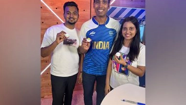 Business News | Paris 2024 Olympics Flag Bearer Sharath Kamal Tries His Hand at Painting with Bihar's First YouTuber, Artkala