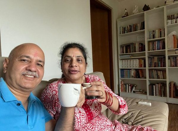Manish Sisodia Out on Bail: AAP Leader Relishes ‘First Morning Tea of Independence’ With Wife Seema Sisodia After 17 Months in Tihar, Credits Constitution for Freedom (See Pic)