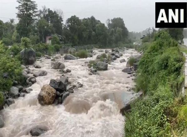 Himachal Pradesh Rain Videos: Heavy Rain Lashes Dharamshala City, Rivers in Spate; BJP President JP Nadda To Visit Flood-Affected Regions Today