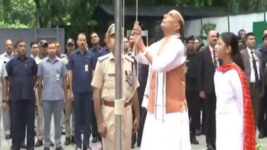 India News | Rajnath Singh Hoists National Flag; Amit Shah, Rahul Gandhi Arrive at Red Fort Ahead of PM's Address