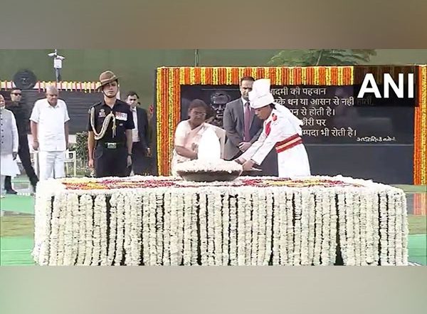 Atal Bihari Vajpayee Death Anniversary 2024: President Droupadi Murmu, PM Narendra Modi, and Key Leaders Pay Tributes at 'Sadaiv Atal' (See Videos)