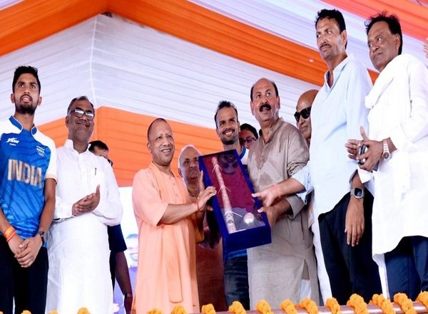 Sports News | Indian Hockey Players Lalit, Rajkumar Felicitated by CM Yogi for Paris Olympics Bronze Medal