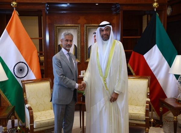 World News | EAM Jaishankar Meets His Kuwaiti Counterpart, Discusses Ties Between Both Nations