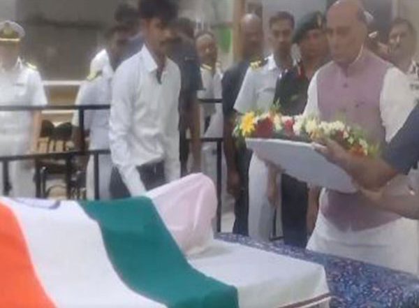 India News | Defence Minister Rajnath Singh, Tamil Nadu CM Pay Last Respect to Indian Coast Guard Chief